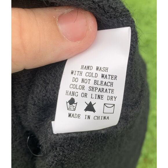 NWT Rylee Anns M/L short sleeve super soft black knit dress with middle cutout - Picture 11 of 12